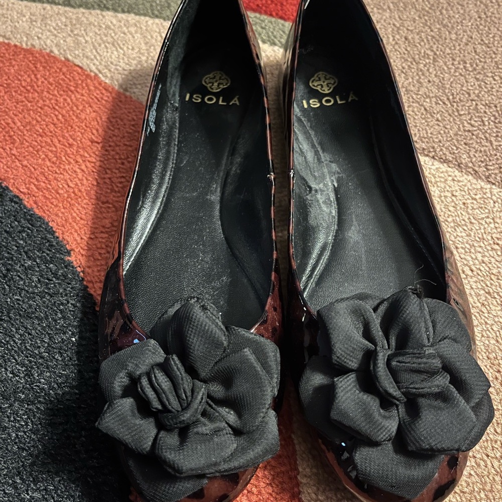Isola Flats